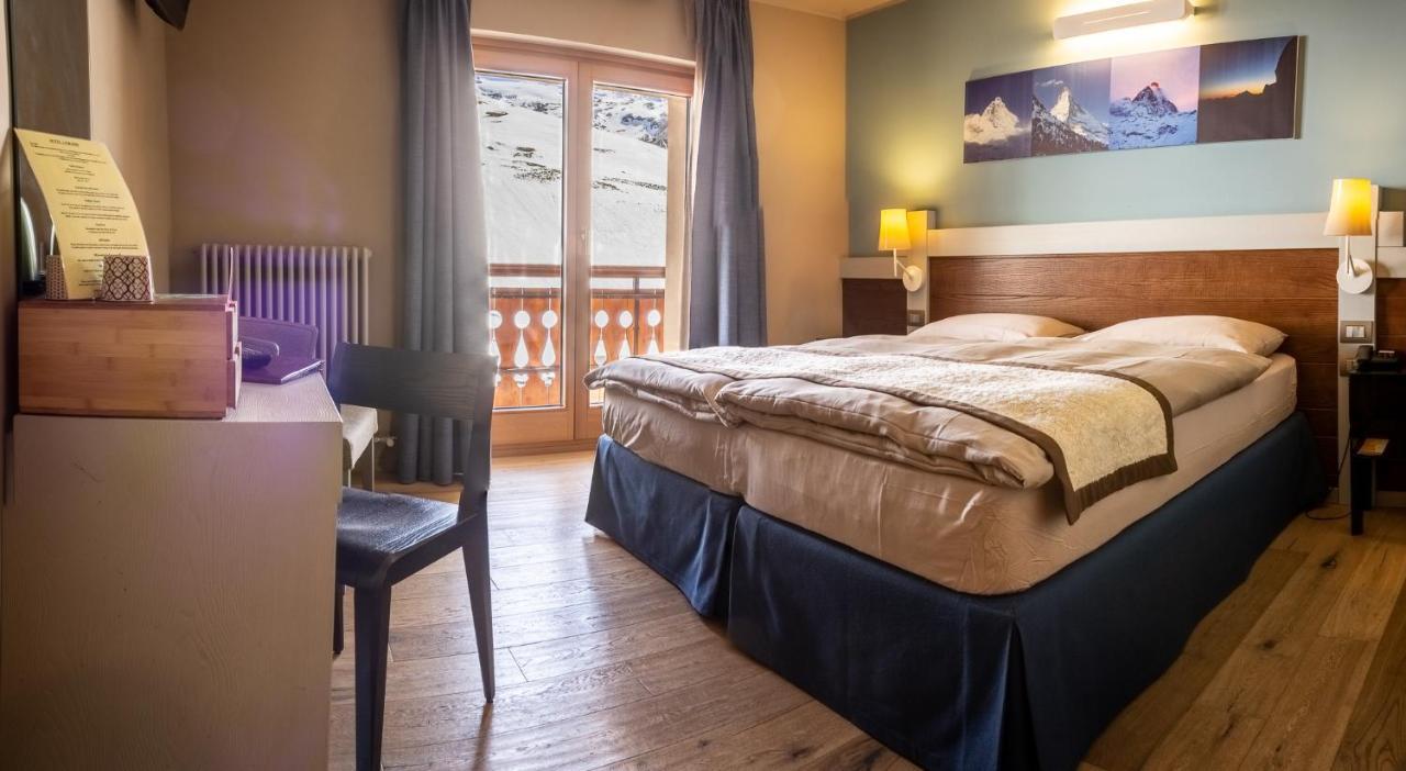 Hotel Lyskamm Бройл-Червиня Екстериор снимка