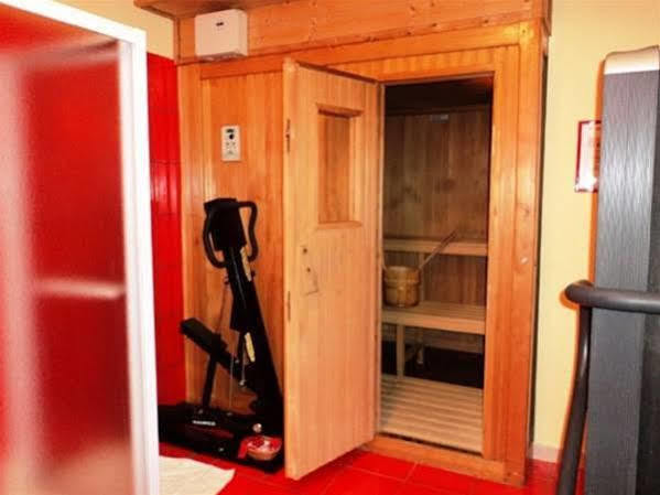 Hotel Lyskamm Бройл-Червиня Екстериор снимка